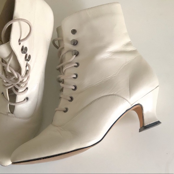 Luie ll VTG Style Soft White Leather Booties 6 1/2 - Picture 5 of 7